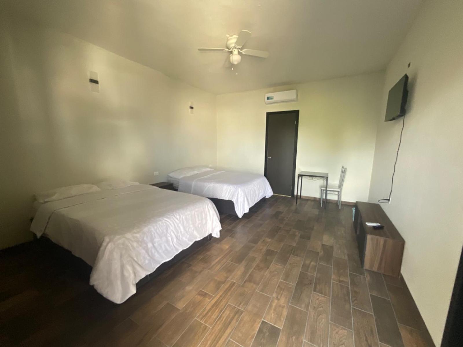Hotel & Hostal 230 Valladolid Kültér fotó